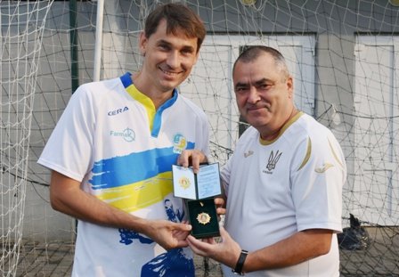 Почесною відзнакою АФЧО нагороджено чемпіона світу з футболу серед лікарів Віталія Буздугана